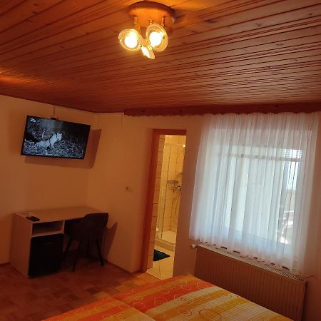 Gostilna Pension Blegos Poljane nad Škofjo Loko Exterior photo