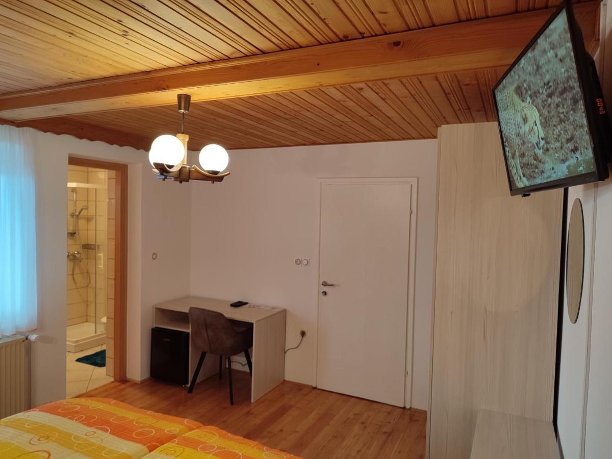 Gostilna Pension Blegos Poljane nad Škofjo Loko Exterior photo