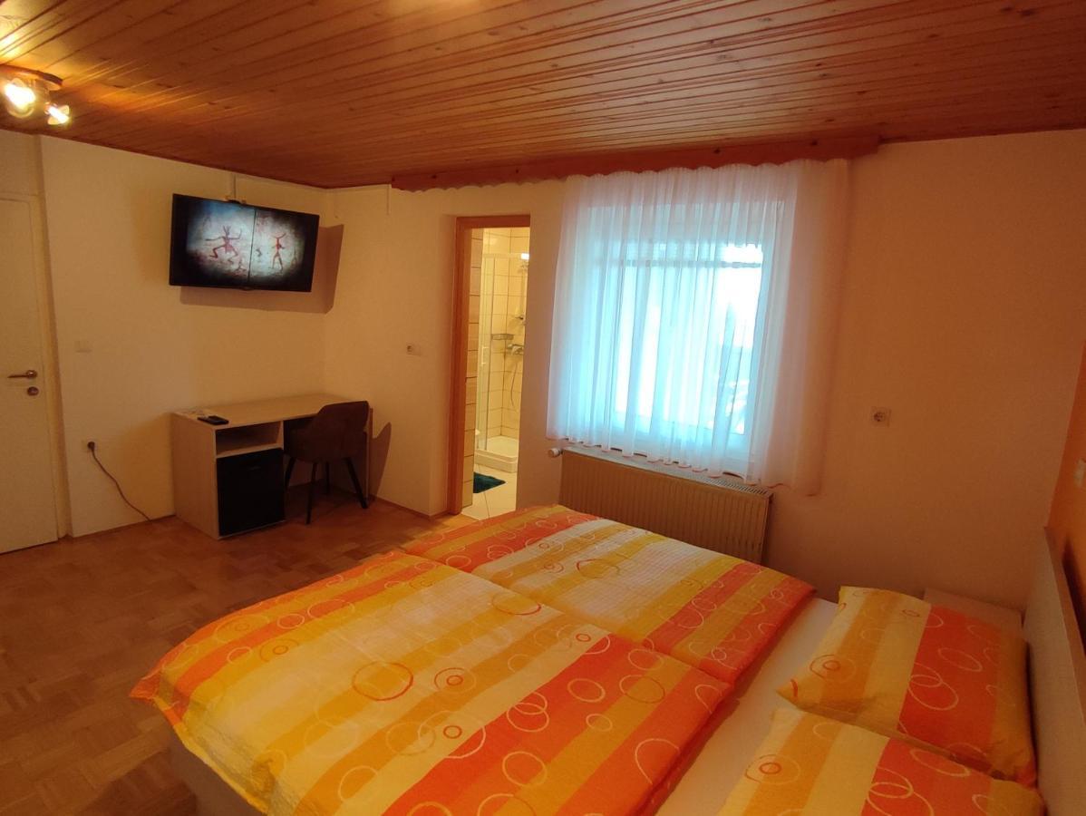Gostilna Pension Blegos Poljane nad Škofjo Loko Exterior photo