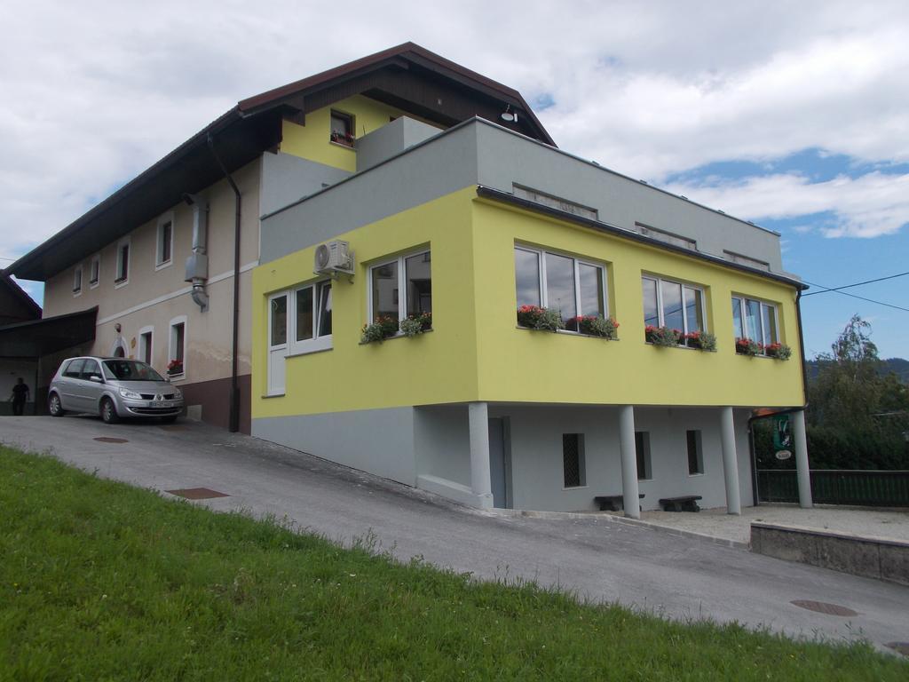 Gostilna Pension Blegos Poljane nad Škofjo Loko Exterior photo