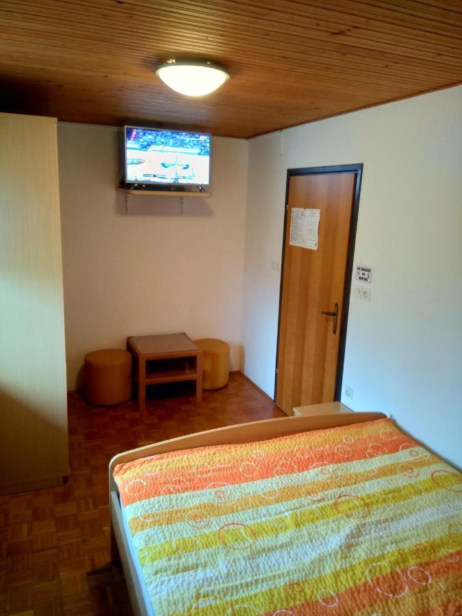 Gostilna Pension Blegos Poljane nad Škofjo Loko Exterior photo